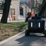 Autonomiczne samochody: rozwój technologii i przyszłość ruchu drogowego